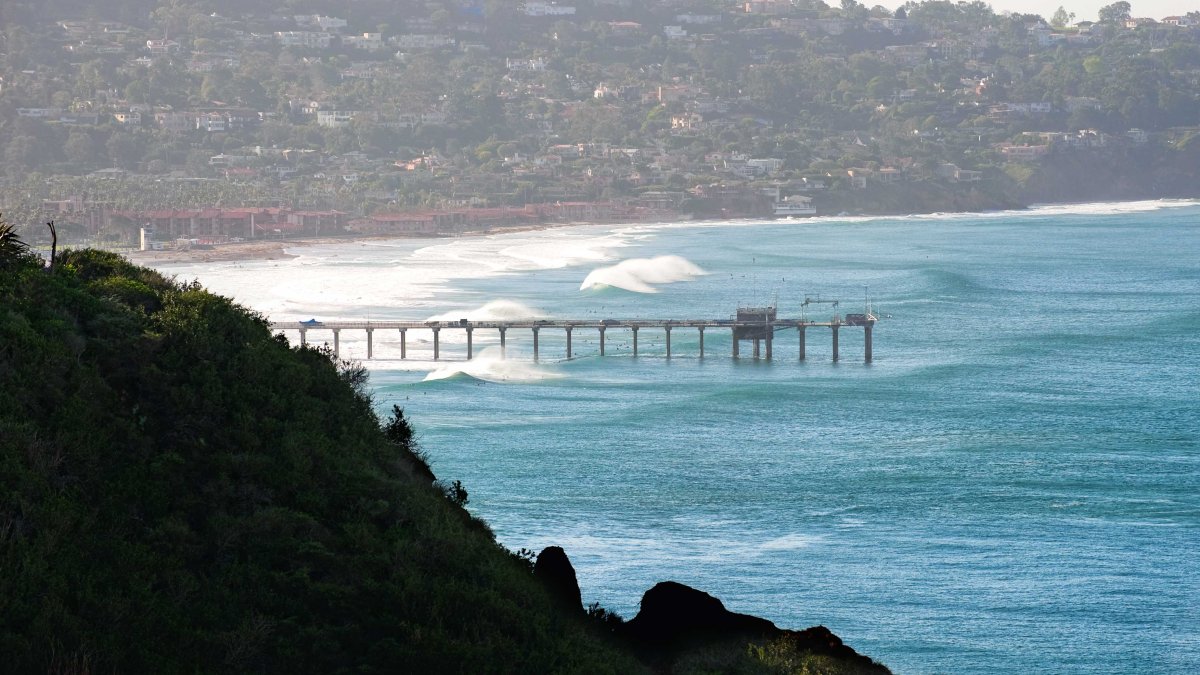 View of the La Jolla Shores surf area and pier