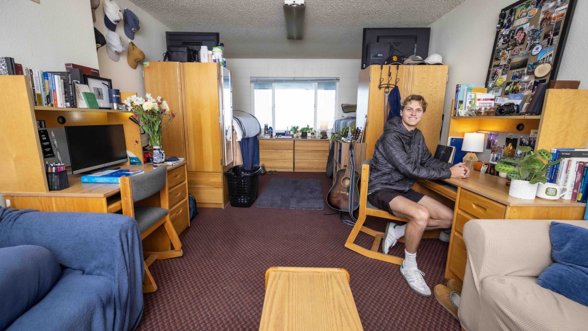 PLNU student's bedroom in Young Hall.