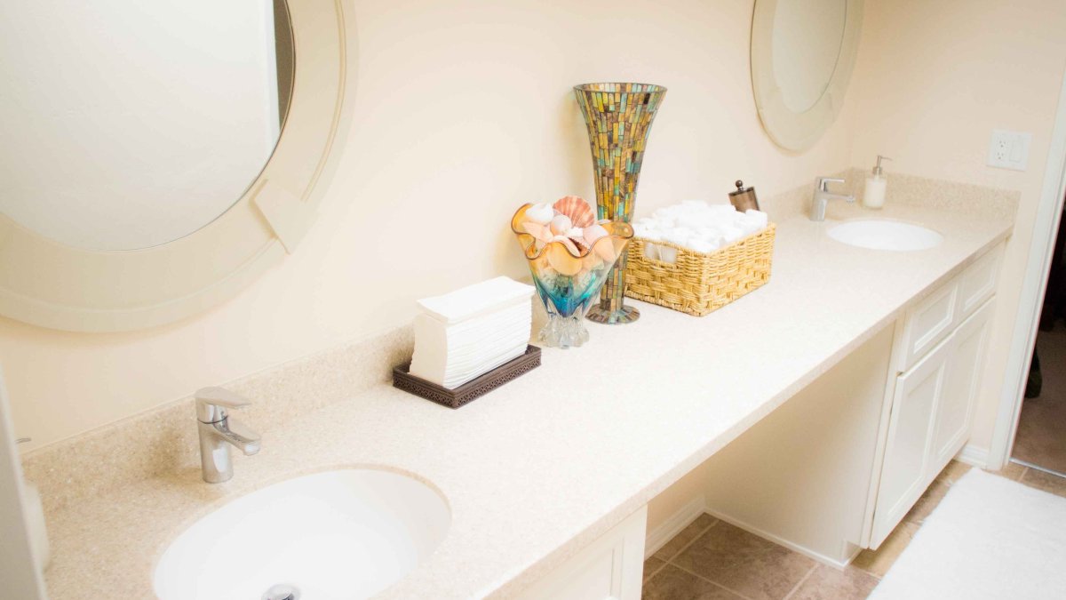 Alumni House Shared Bathroom
