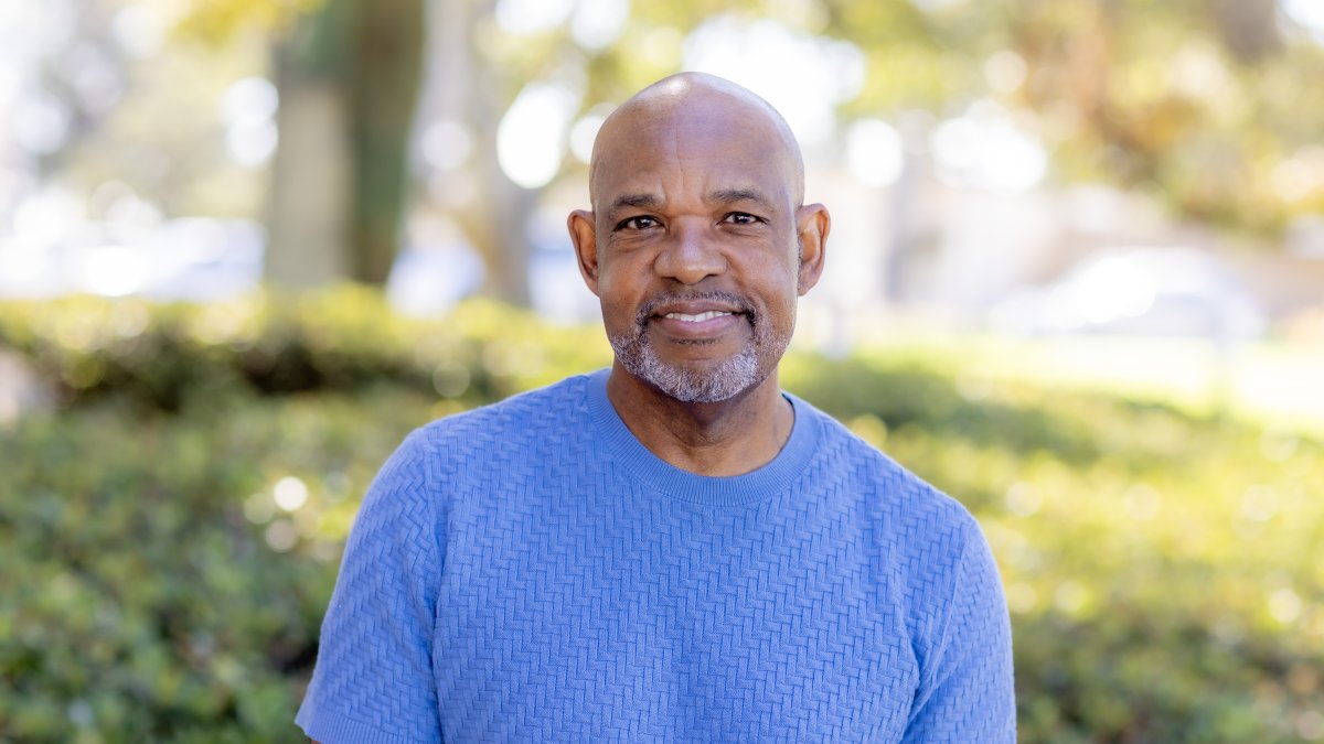 Glen Laster headshot
