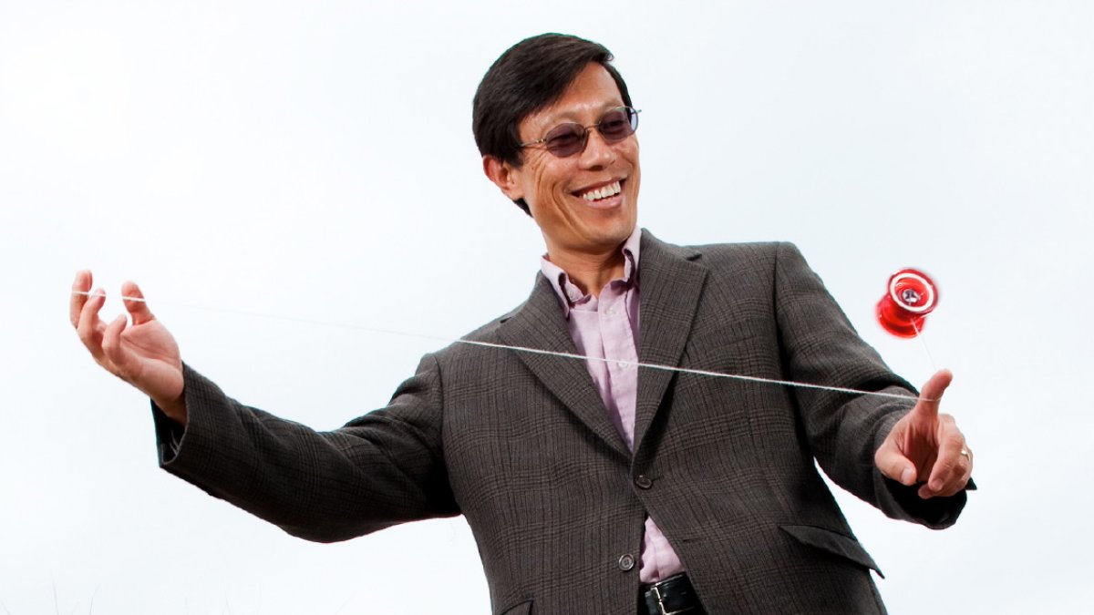 Dr. John Wu plays with a yo-yo.