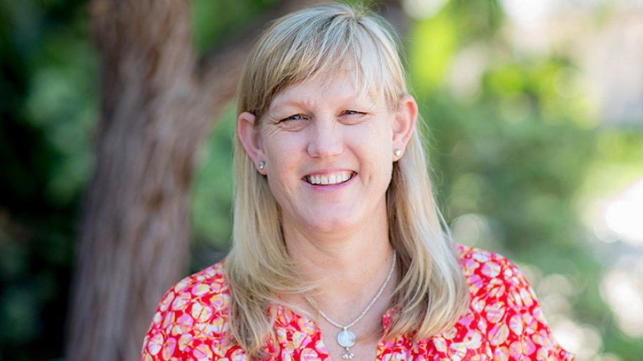 Dana Hojsack Headshot