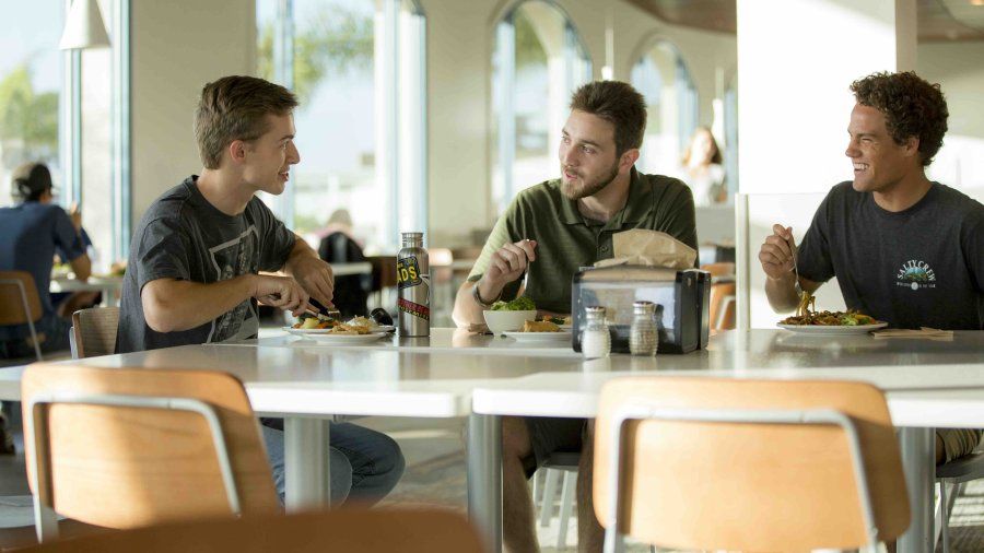 PLNU student dine in the cafeteria