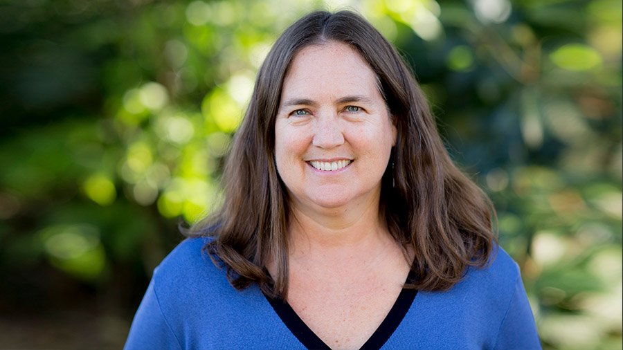 Annie Hendricks Headshot