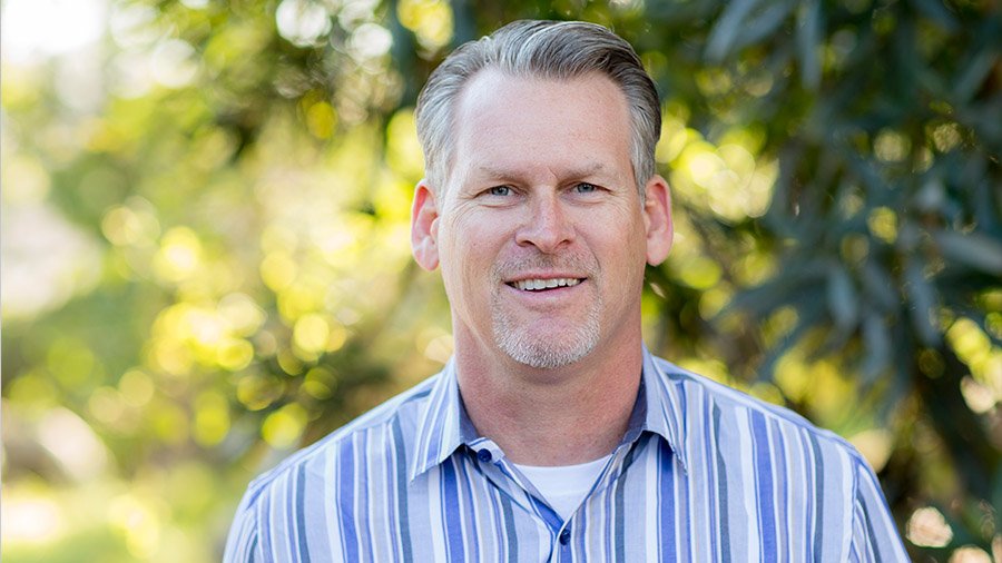 Headshot of Dale Gray