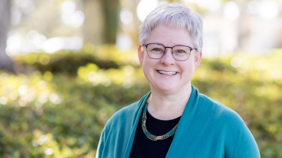 Portrait headshot of Wanda Gailey.