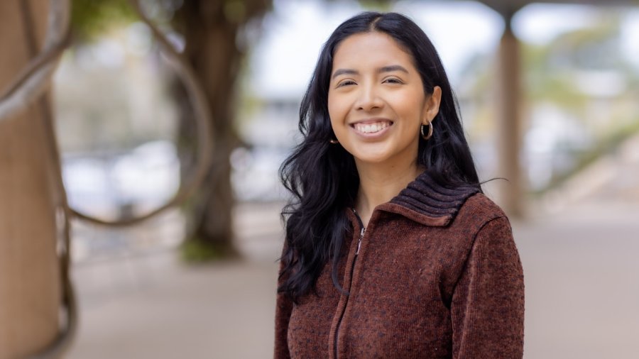 Jennifer Gutierrez Headshot