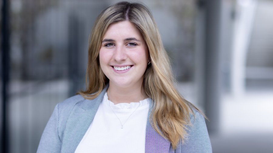 Cassy Harter Headshot