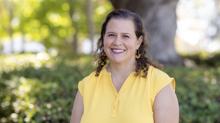 Portrait headshot of Amy Hayhurst.