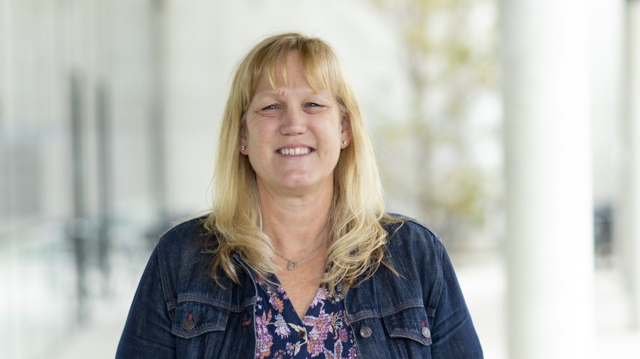 Portrait shot of Dana Hojsack.