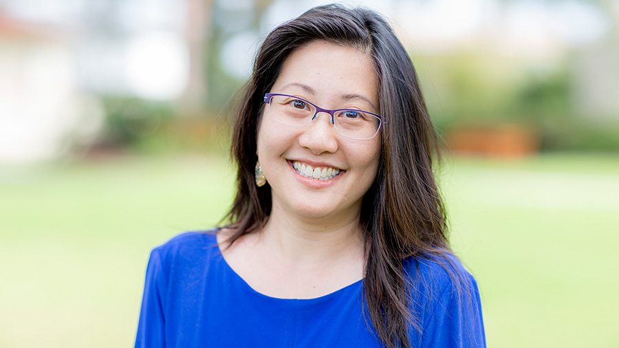 Karen Lee Head Shot