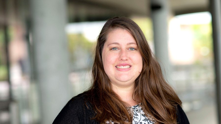 Elizabeth Selinger Headshot