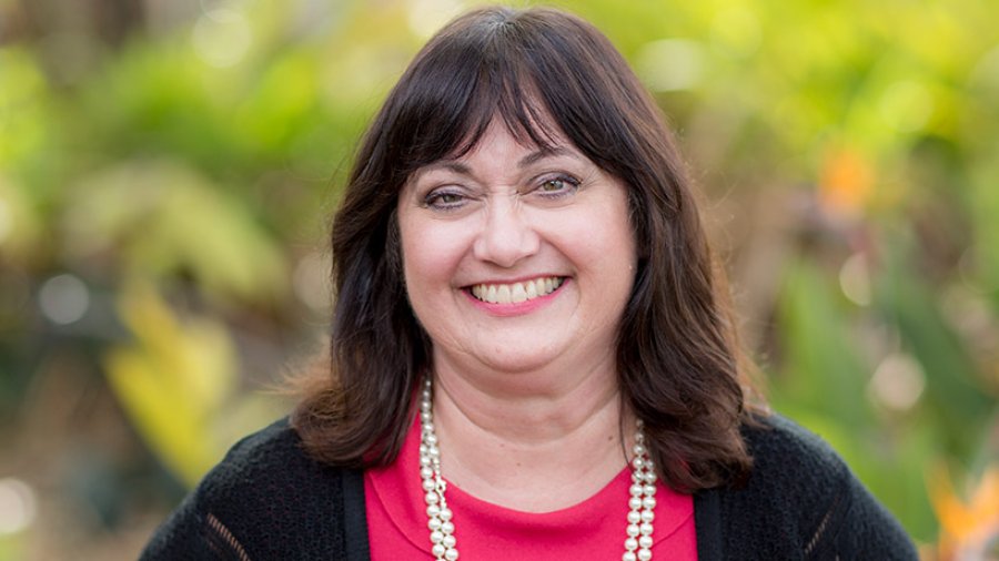 Vonda Rodeheaver Headshot