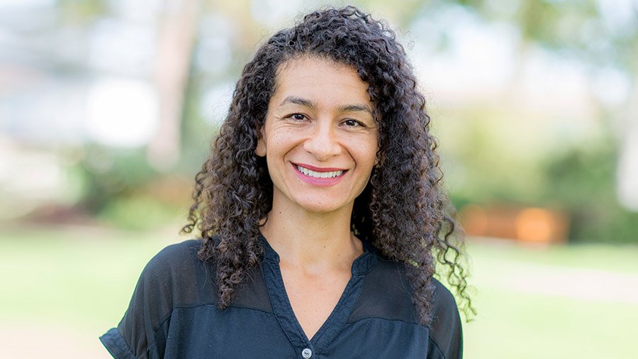 Catherine Hanna Schrock Headshot