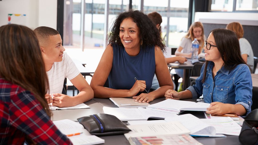 San Diego Educator works with her students