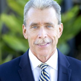 Tom Bolinger Headshot