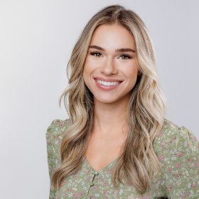 Portrait headshot of Sydney Karahalios.