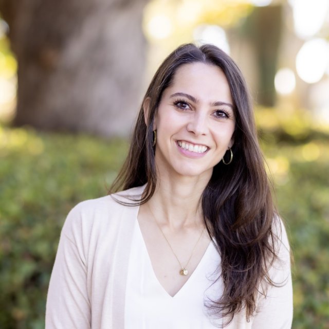 Laura Dimler Headshot