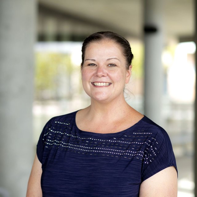 Julie Sweeney Headshot Photo