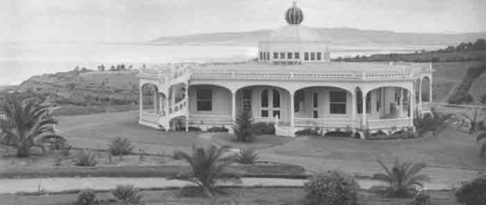 black and white photo of miras hall